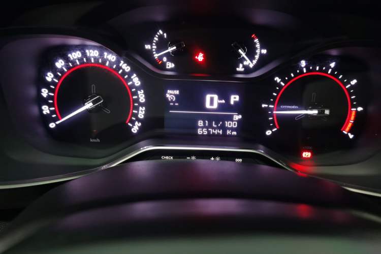 Used Citroen C5 AIRCROSS 2019 350THP Comfort Edition China V standard Odometer Close Up