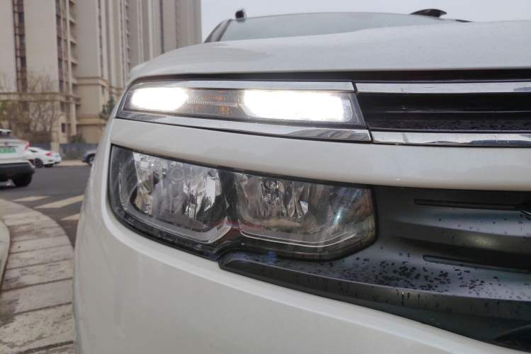 Used Citroen C5 AIRCROSS 2019 360THP Enjoyment Model China VI Standard Right Front Headlight