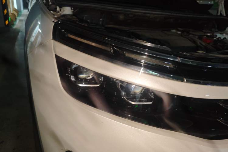 Used Citroen C5 AIRCROSS 2019 380THP Luxury Model China V Standard Right Front Headlight