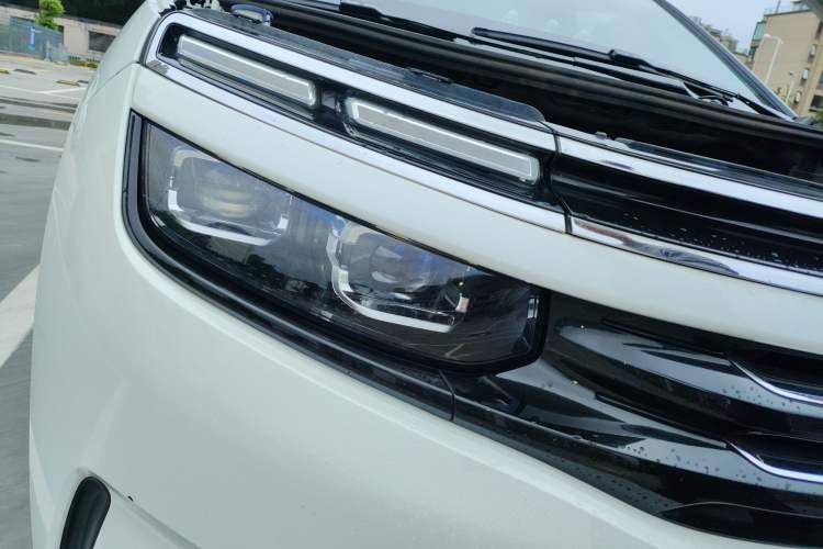Used Citroen C5 AIRCROSS 2019 380THP Luxury Model China V Standard Right Front Headlight