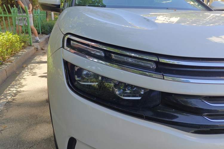 Used Citroen C5 AIRCROSS 2019 400THP Luxury Edition China VI Right Front Headlight