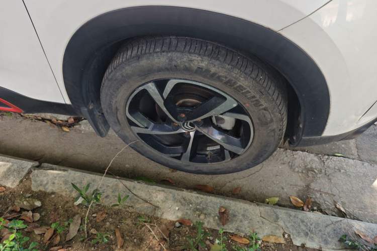 Used Citroen C5 AIRCROSS 2019 350THP Comfort Edition China V standard Right Front Wheel Hub