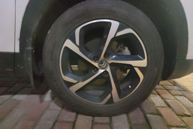 Used Citroen C5 AIRCROSS 2019 350THP Comfort Edition China V standard Right Front Wheel Hub