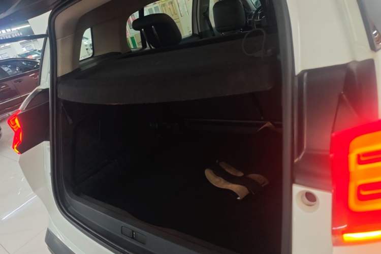 Used Citroen C5 AIRCROSS 2019 350THP Enjoyment Model China V Standard Trunk
