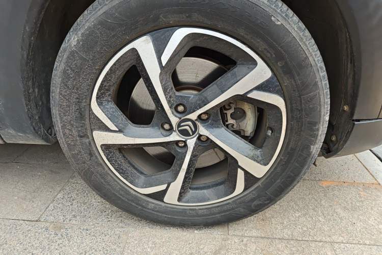 Used Citroen C5 AIRCROSS 2020 400THP Premium Edition Right Front Wheel Hub