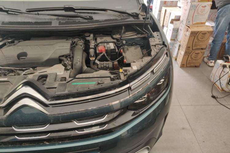 Used Citroen C5 AIRCROSS 2020 400THP Premium Edition Engine Bay Left