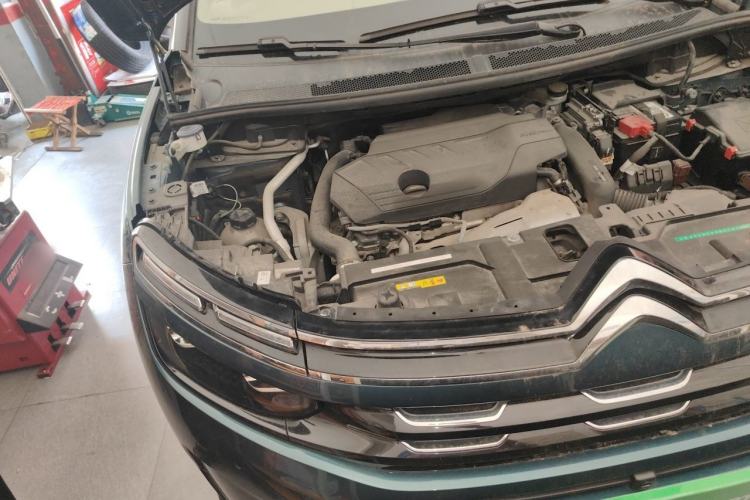 Used Citroen C5 AIRCROSS 2020 400THP Premium Edition Engine Bay Right