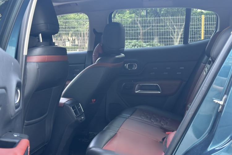 Used Citroen C5 AIRCROSS 2020 400THP Premium Edition Interior 4