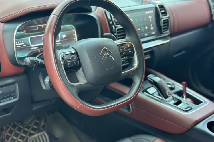 Used Citroen C5 AIRCROSS 2020 400THP Premium Edition Interior 6