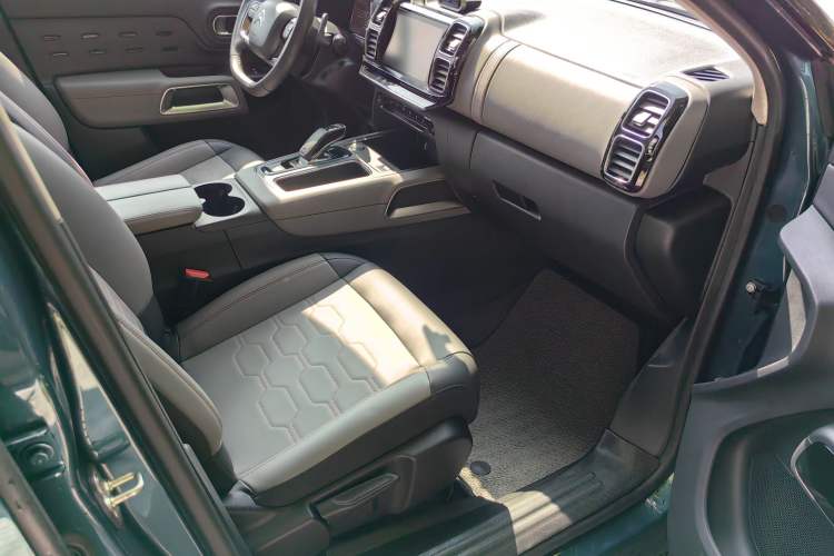Used Citroen C5 AIRCROSS 2020 360THP Enjoyment Version Interior 9