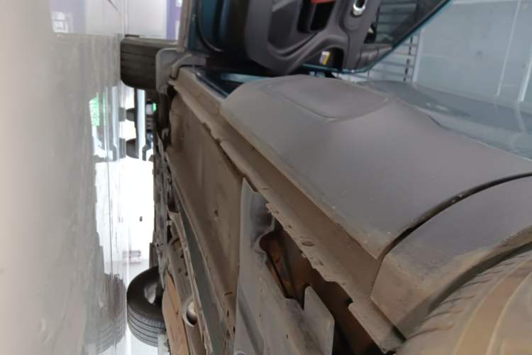 Used Citroen C5 AIRCROSS 2020 400THP Premium Edition Left Side Sill