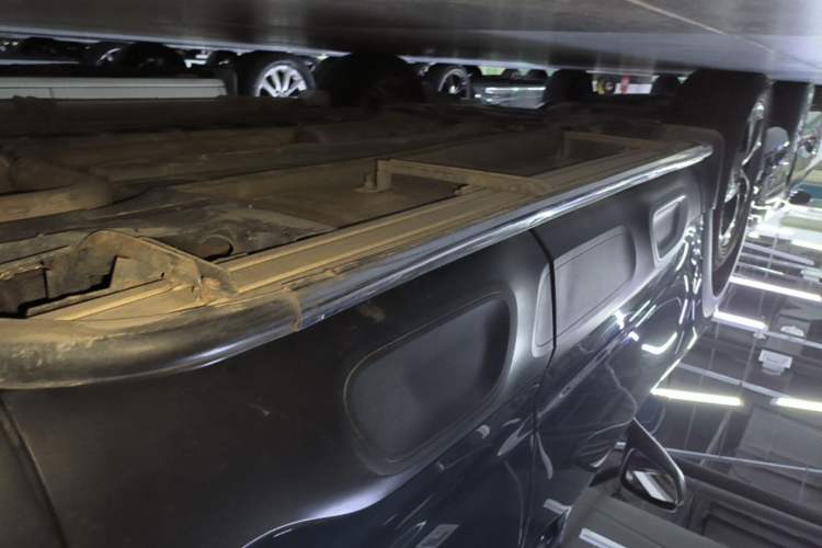 Used Citroen C5 AIRCROSS 2020 400THP Premium Edition Left Side Sill