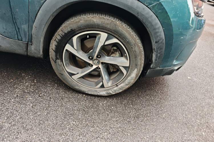 Used Citroen C5 AIRCROSS 2020 400THP Premium Edition Right Front Wheel Hub
