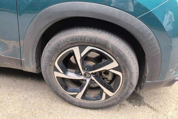 Used Citroen C5 AIRCROSS 2020 400THP Premium Edition Right Front Wheel Hub