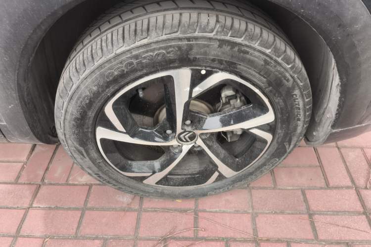 Used Citroen C5 AIRCROSS 2020 400THP Premium Edition Right Front Wheel Hub