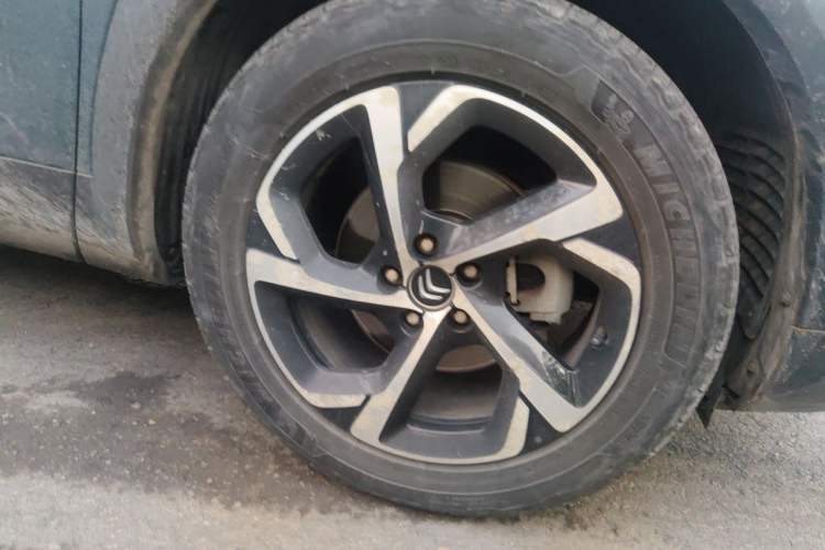 Used Citroen C5 AIRCROSS 2020 360THP C-Series Trendy Edition Right Front Wheel Hub