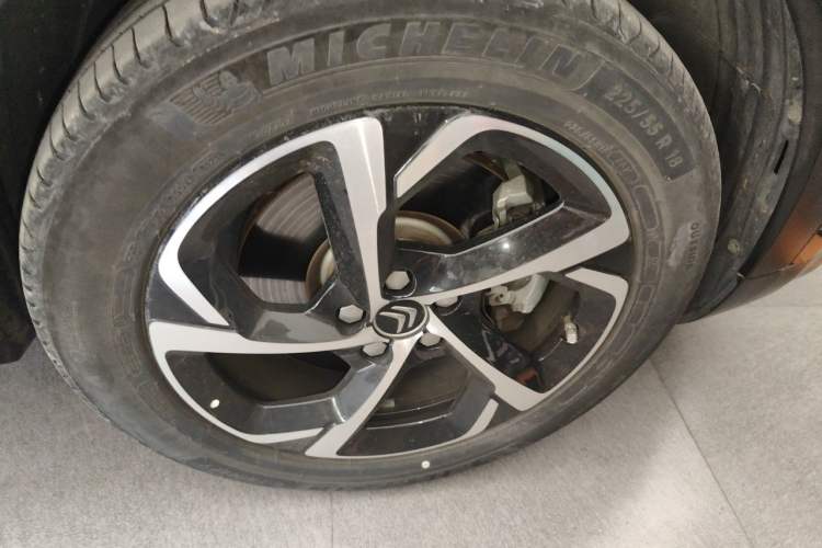 Used Citroen C5 AIRCROSS 2020 400THP Premium Edition Right Front Wheel Hub