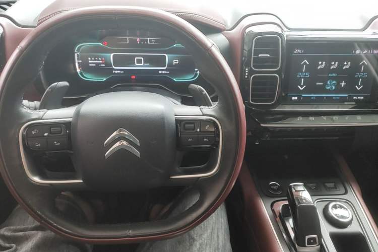Used Citroen C5 AIRCROSS 2020 400THP Premium Edition Center Console