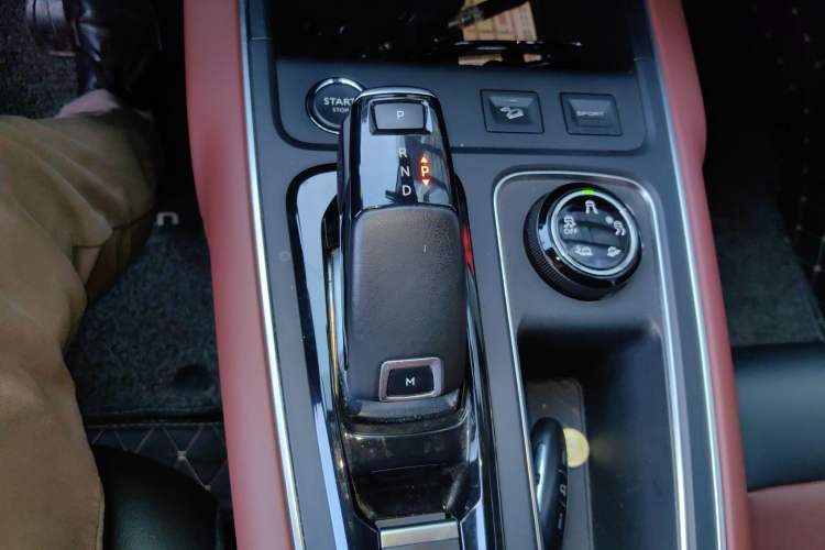 Used Citroen C5 AIRCROSS 2020 400THP Premium Edition Gear Lever