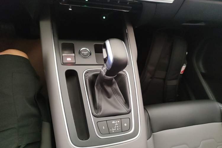 Used Citroen C5 AIRCROSS 2020 360THP C-Series Trendy Edition Gear Lever