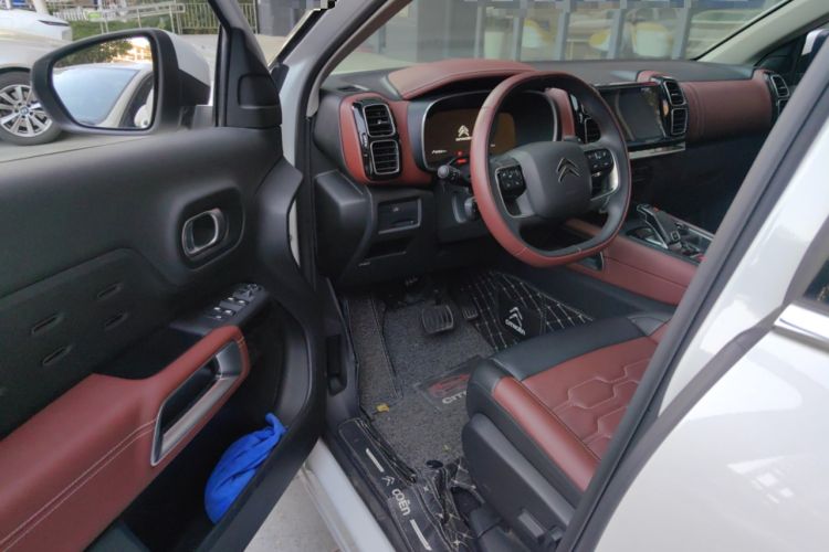 Used Citroen C5 AIRCROSS 2020 400THP Premium Edition Interior 3