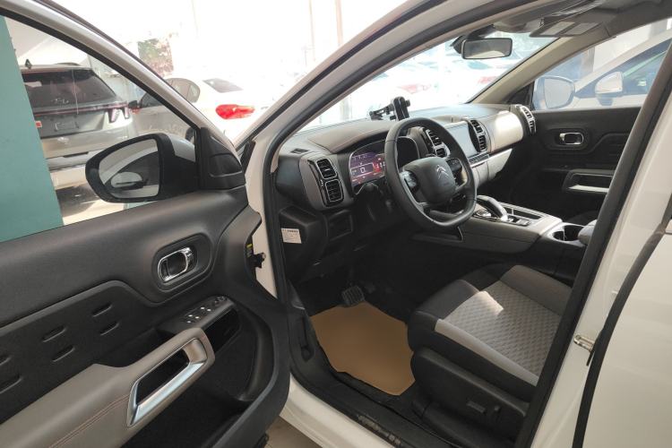 Used Citroen C5 AIRCROSS 2020 360THP Enjoyment Version Interior 3