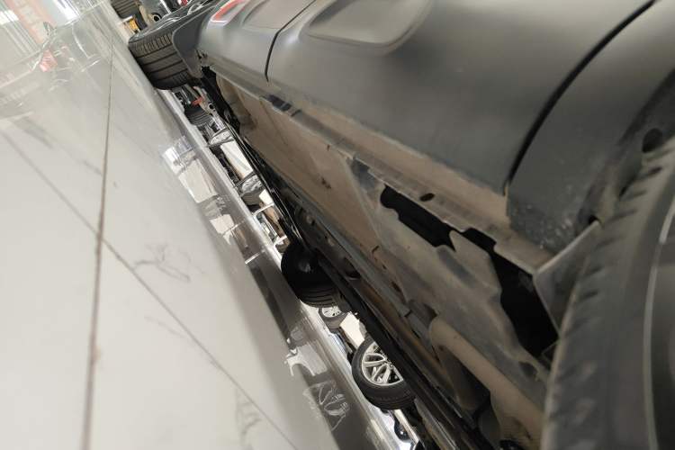 Used Citroen C5 AIRCROSS 2020 400THP Premium Edition Left Side Sill