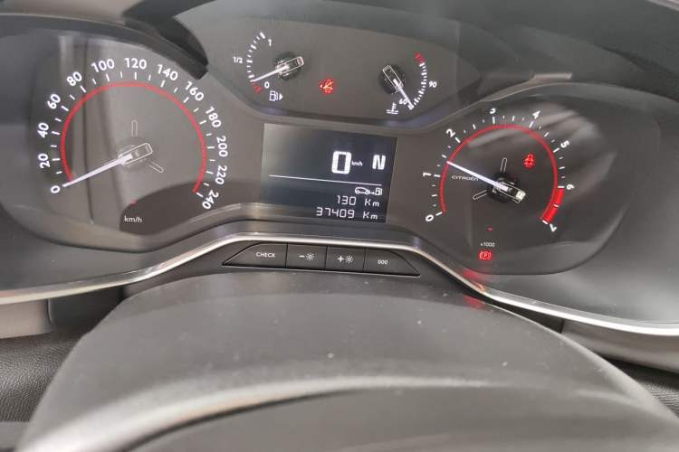 Used Citroen C5 AIRCROSS 2020 360THP Comfort Edition Odometer Close Up