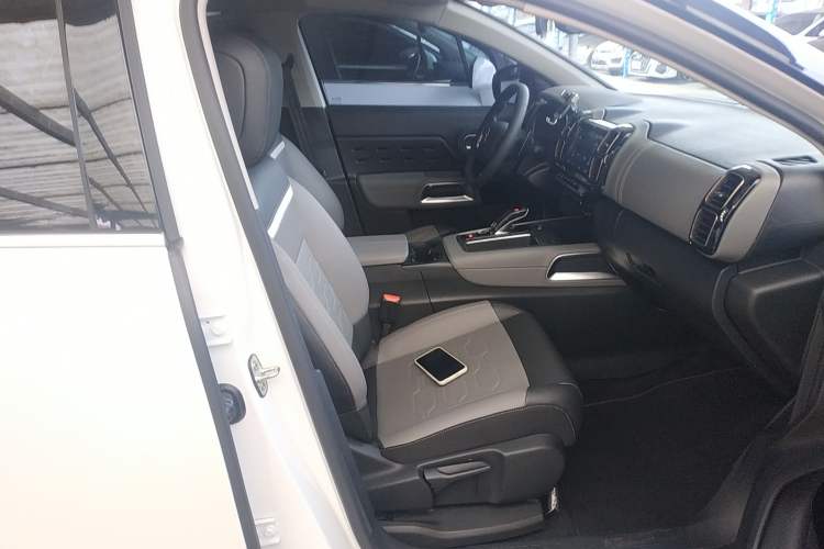 Used Citroen C5 AIRCROSS 2020 360THP ORIGINS Centennial Luxury Edition Right Front Seat
