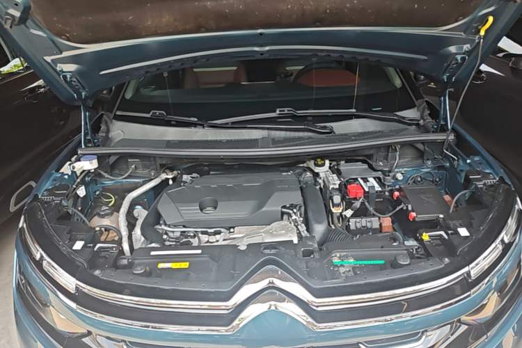 Used Citroen C5 AIRCROSS 2021 400THP Luxury Model Engine Bay