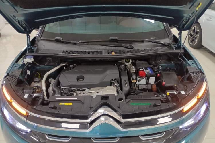 Used Citroen C5 AIRCROSS 2021 400THP Enjoyment Model Engine Bay