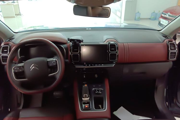 Used Citroen C5 AIRCROSS 2021 400THP Enjoyment Model Interior 2