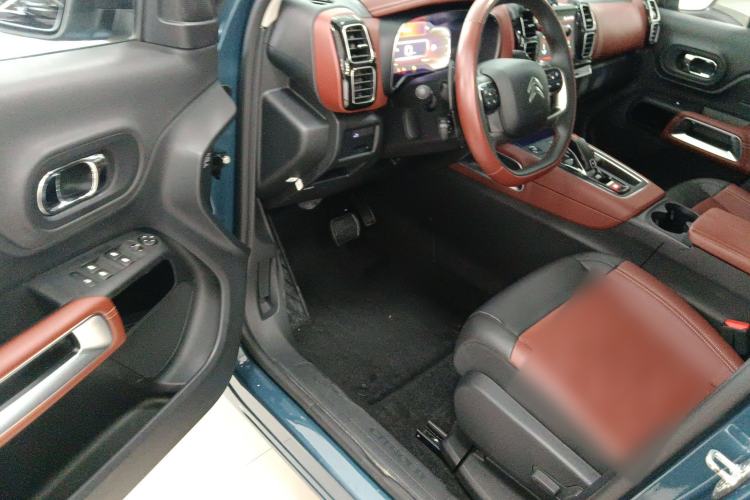 Used Citroen C5 AIRCROSS 2021 400THP Enjoyment Model Interior 3