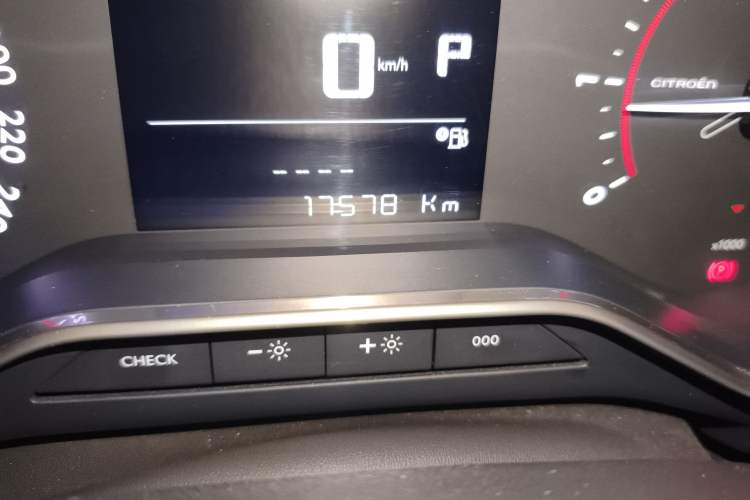 Used Citroen C5 AIRCROSS 2021 360THP Comfort Edition Odometer Close Up