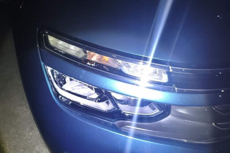 Used Citroen C5 AIRCROSS 2021 360THP Comfort Edition Right Front Headlight