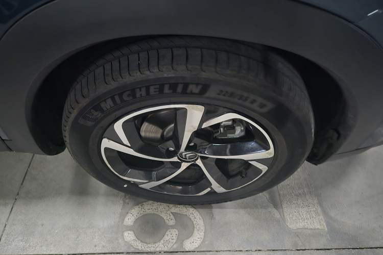 Used Citroen C5 AIRCROSS 2021 360THP Comfort Edition Right Front Wheel Hub