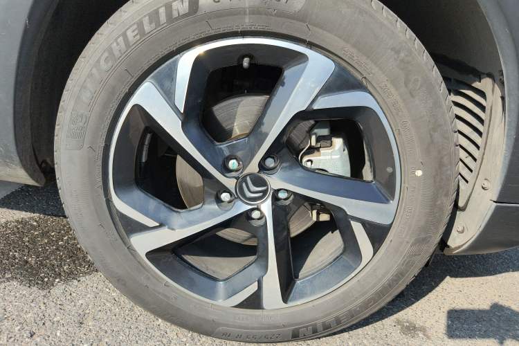 Used Citroen C5 AIRCROSS 2021 360THP Enjoyment Version Right Front Wheel Hub