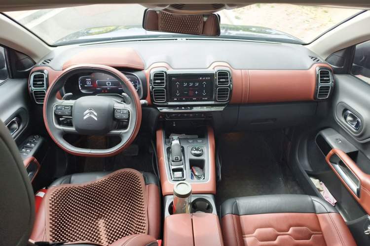 Used Citroen C5 AIRCROSS 2021 400THP Luxury Model Center Console