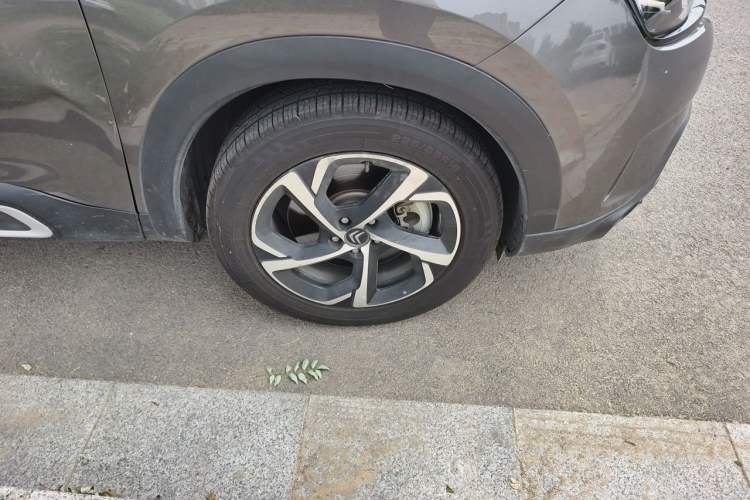 Used Citroen C5 AIRCROSS 2021 400THP Luxury Model Right Front Wheel Hub