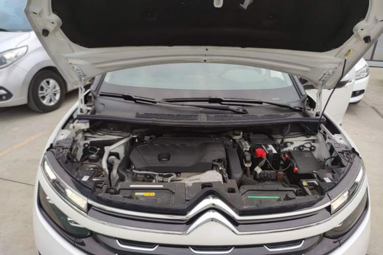 Used Citroen C5 AIRCROSS 2021 400THP Enjoyment Model Engine Bay