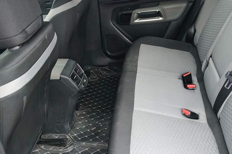 Used Citroen C5 AIRCROSS 2021 360THP Comfort Edition Interior 2