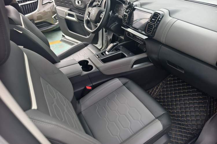 Used Citroen C5 AIRCROSS 2021 360THP Enjoyment Model Interior 2