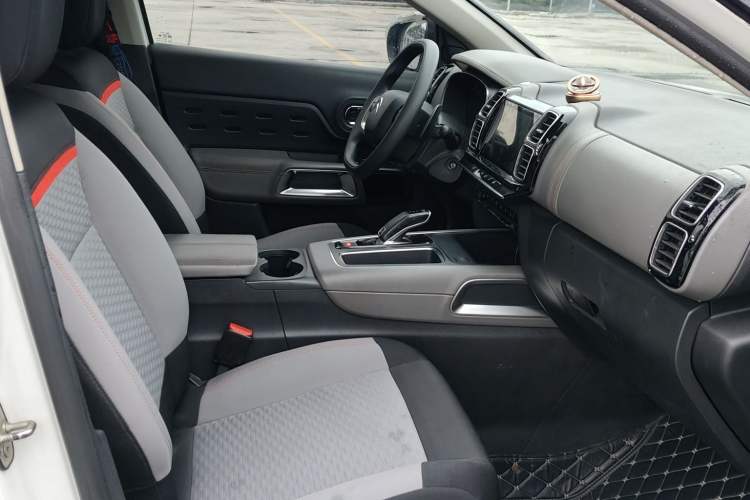 Used Citroen C5 AIRCROSS 2021 360THP Comfort Edition Interior 3