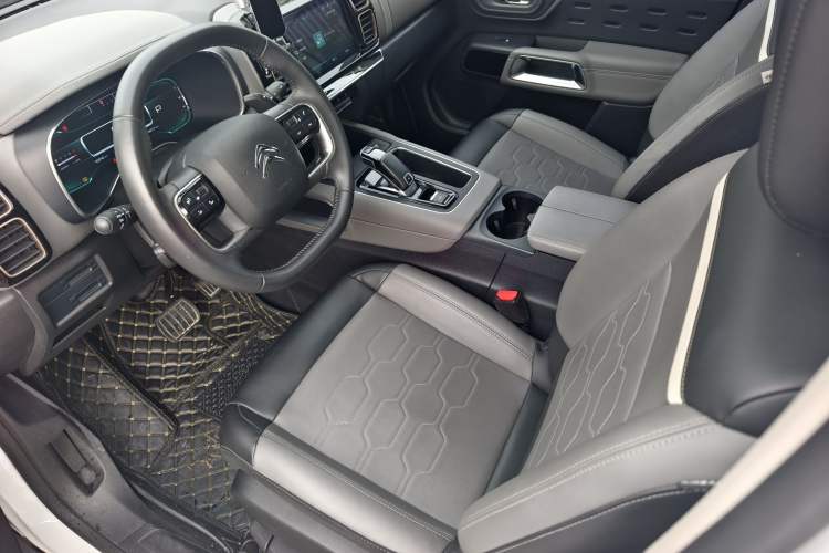 Used Citroen C5 AIRCROSS 2021 360THP Enjoyment Model Interior 3