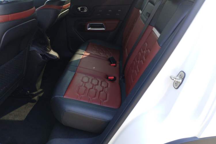 Used Citroen C5 AIRCROSS 2021 400THP Flagship Edition Left Rear Seat