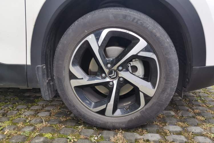 Used Citroen C5 AIRCROSS 2021 360THP Comfort Edition Right Front Wheel Hub