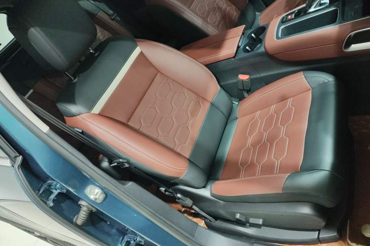 Used Citroen C5 AIRCROSS 2022 400THP Co-Creation Edition Right Front Seat