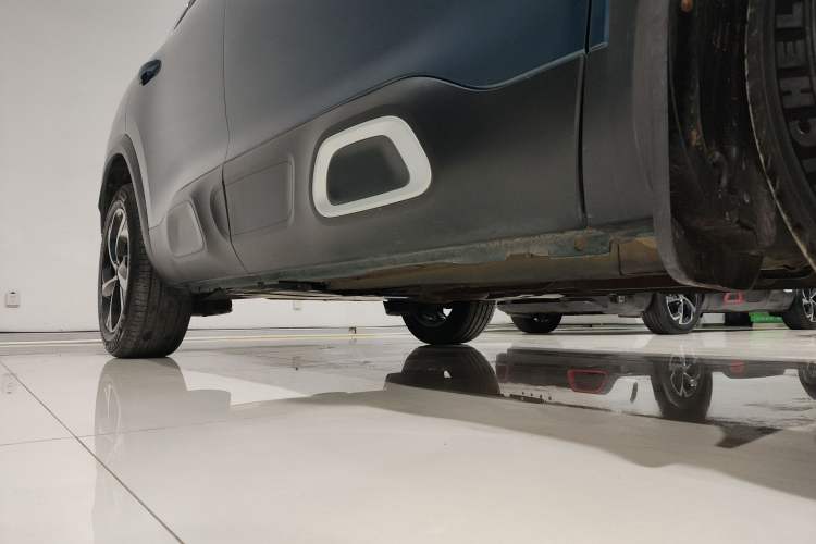 Used Citroen C5 AIRCROSS 2022 400THP Co-Creation Edition Right Side Sill