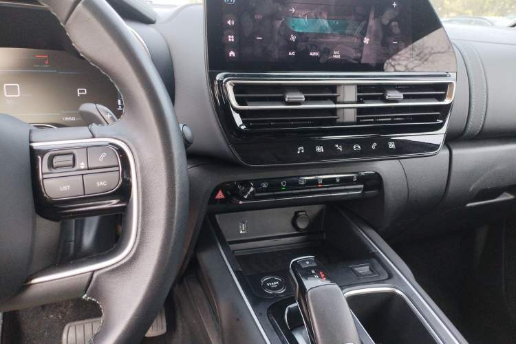 Used Citroen C5 AIRCROSS 2022 Peugeot 308 BEYOND 360THP Edition Audio And AC Panel