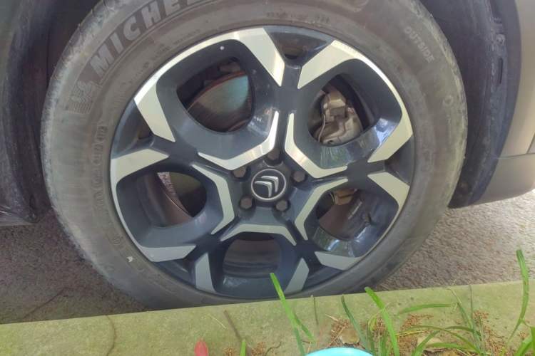 Used Citroen C5 AIRCROSS 2022 400THP Co-Creation Edition Right Front Wheel Hub